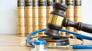 האם חייבים חוות דעת על פי חוק בתביעות רשלנות רפואית?